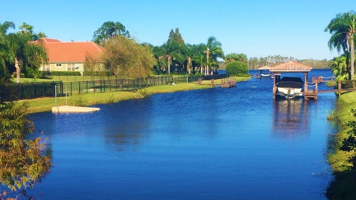 Canal in Waterford Pointe
